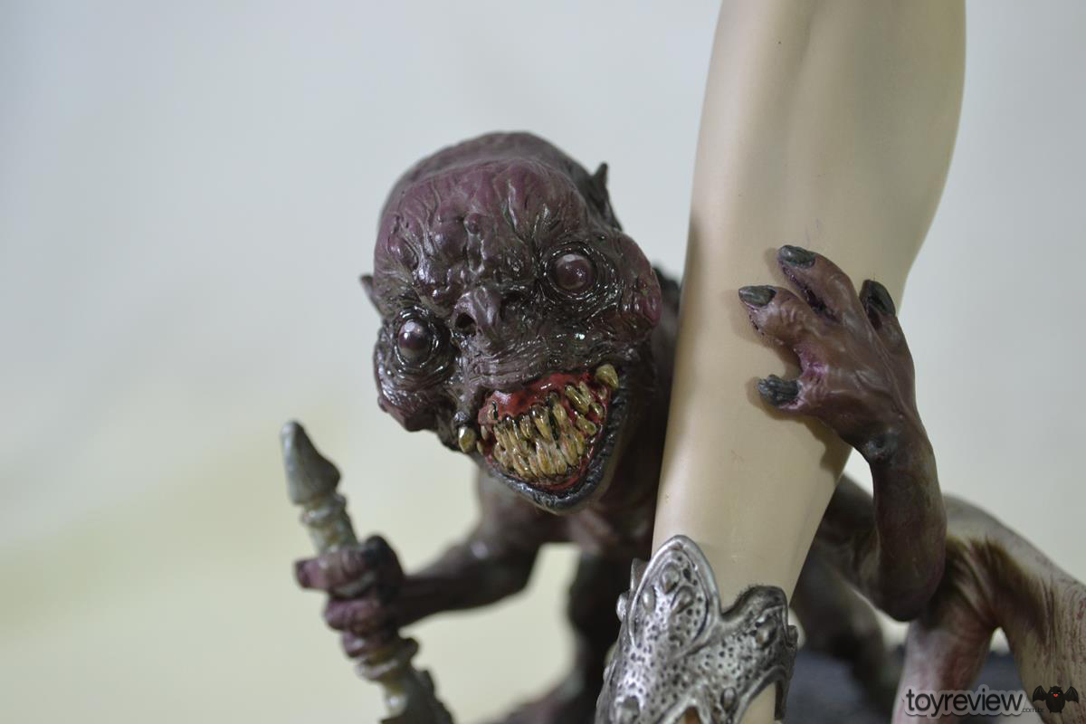 GETHSEMONI_THE_QUEEN_OF_THE_DEAD_PREMIUM_FORMAT_SIDESHOW_COLLECTIBLES_TOYREVIEW (103)